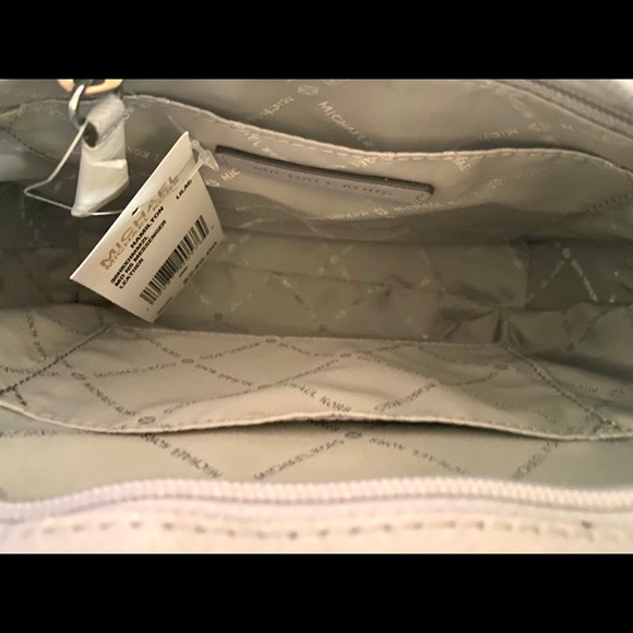 💕NEW MICHAEL KORS LEATHER X-BODY BAG - Picture 6 of 12